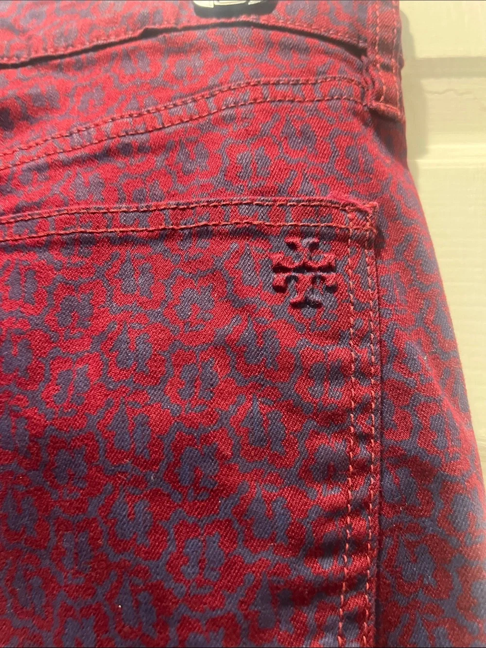 Tory Burch Slim Straight Jeans in Burgundy